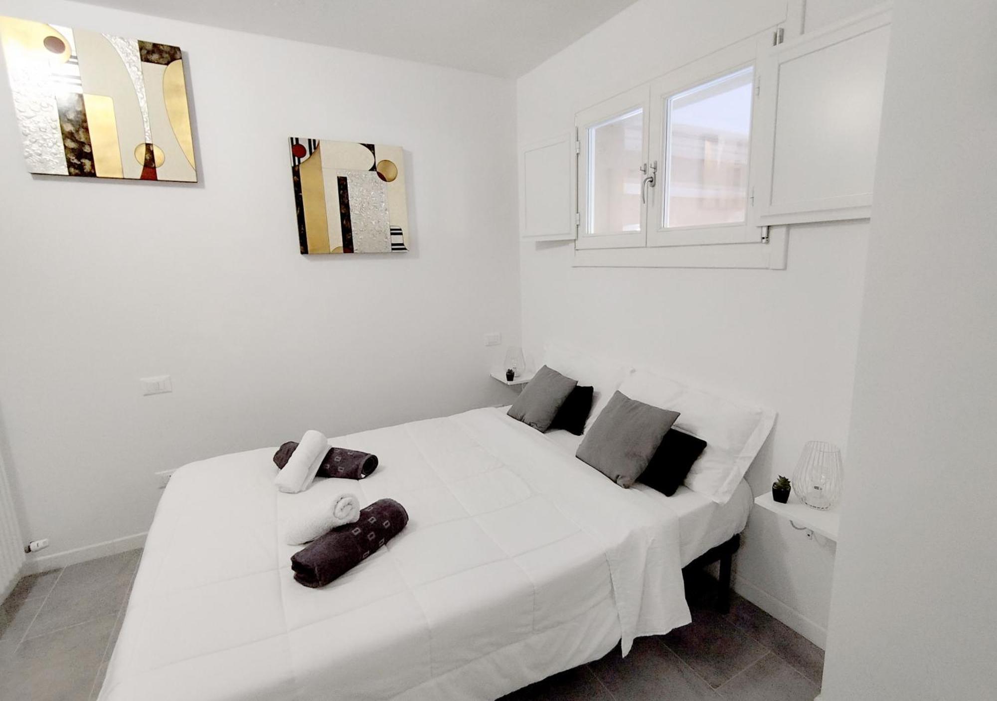 Sky Loft Airport - Modern Apt 1St Floor Lägenhet Bologna Exteriör bild